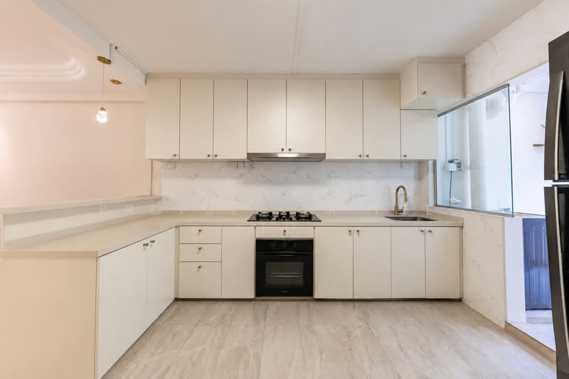 856 Woodlands Street 83, 856 Woodlands Street 83, 3 Bedrooms, 1,356 sqft, HDB Flat For Sale, by Gina Tow, 500169623 - Kitchen - PropertyGuru.com.sg