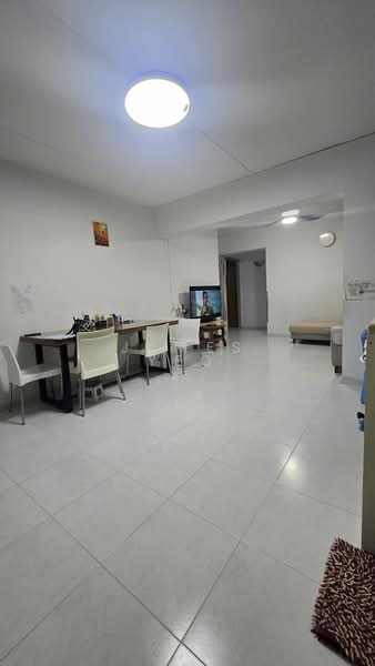 124C Rivervale Drive, 124C Rivervale Drive, 3 Bedrooms, 968 sqft, HDB Flat For Sale, by James Yeo, 500169625 - Living Room - PropertyGuru.com.sg