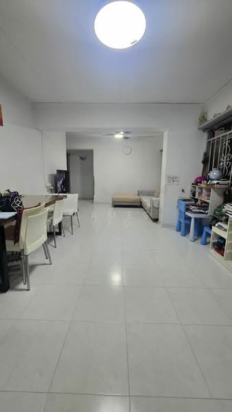 124C Rivervale Drive, 124C Rivervale Drive, 3 Bedrooms, 968 sqft, HDB Flat For Sale, by James Yeo, 500169625 - Living Room - PropertyGuru.com.sg