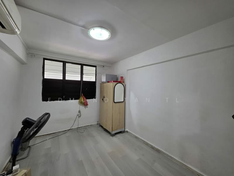301 Ubi Avenue 1, 301 Ubi Avenue 1, 2 Bedrooms, 689 sqft, HDB Flat For Sale, by Edmund Tan TL, 500169629 - Bedroom 2 - PropertyGuru.com.sg