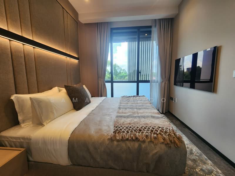 19 Nassim, 19 Nassim Hill, 1 Bedroom, 538 sqft, Condominium For Rent, by Samantha Goh, 500169637 - Bedroom side view - PropertyGuru.com.sg