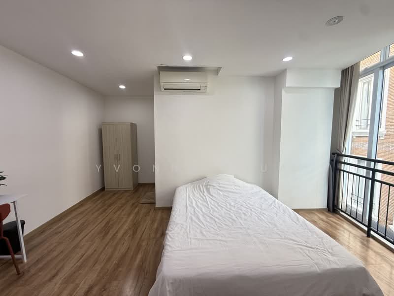 Tessensohn Coliving spacious Master bedroom, Tessensohn road, Room Rental, 400 sqft, Conservation House For Rent, by Yvonne Chua, 500169638 - Bedroom - PropertyGuru.com.sg