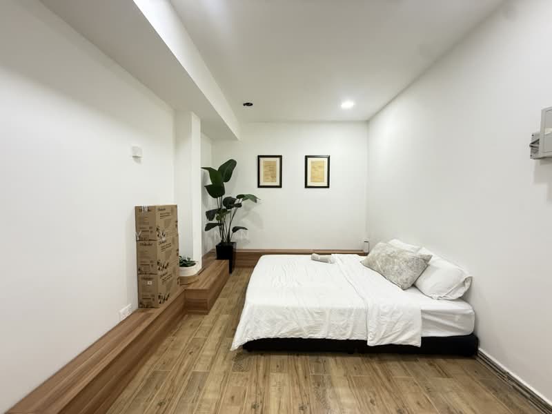 Tessensohn Coliving spacious Master bedroom, Tessensohn road, Room Rental, 400 sqft, Conservation House For Rent, by Yvonne Chua, 500169638 - PropertyGuru.com.sg