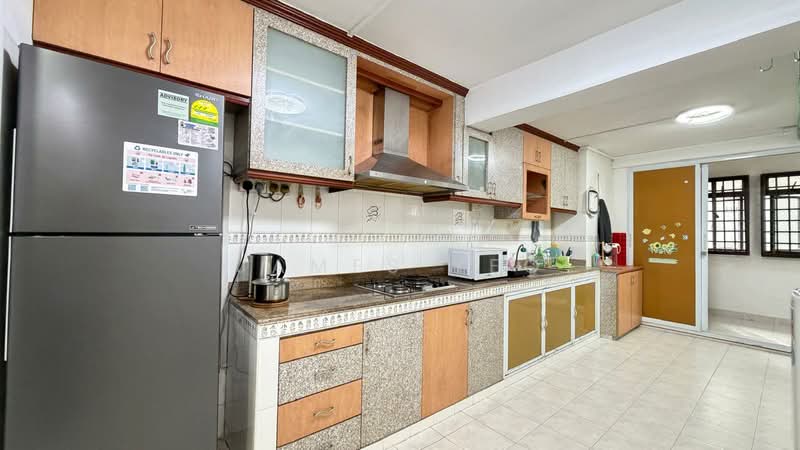 154 Mei Ling Street, 154 Mei Ling Street, 2 Bedrooms, 721 sqft, HDB Flat For Sale, by James Yeo, 500169641 - Kitchen - PropertyGuru.com.sg