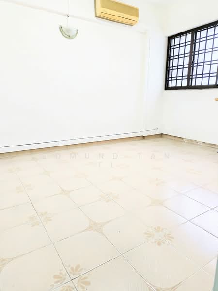 109 Bukit Purmei Road, 109 Bukit Purmei Road, 2 Bedrooms, 796 sqft, HDB Flat For Sale, by Edmund Tan TL, 500169646 - Bedroom 1 - PropertyGuru.com.sg