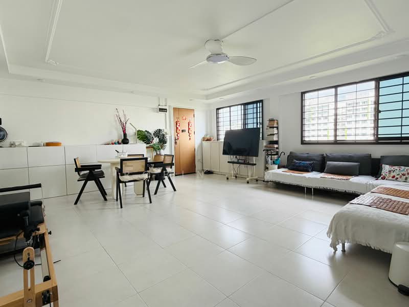 853 Woodlands Street 83, 853 Woodlands Street 83, 3 Bedrooms, 1,119 sqft, HDB Flat For Rent, by Robin Lim, 500169650 - Living Room - PropertyGuru.com.sg