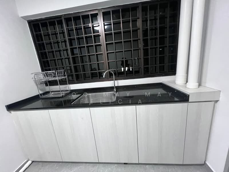 201 Jurong East Street 21, 201 Jurong East Street 21, 3 Bedrooms, 1,356 sqft, HDB Flat For Sale, by Khoo May May Felicia, 500169651 - Kitchen - PropertyGuru.com.sg
