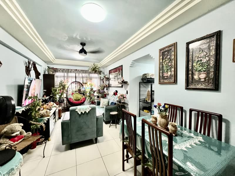 371 Jurong East Street 32, 371 Jurong East Street 32, 2 Bedrooms, 731 sqft, HDB Flat For Sale, by Maria Mariana, 500169655 - Living Room - PropertyGuru.com.sg