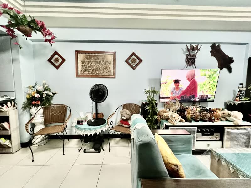 371 Jurong East Street 32, 371 Jurong East Street 32, 2 Bedrooms, 731 sqft, HDB Flat For Sale, by Maria Mariana, 500169655 - Living Room - PropertyGuru.com.sg