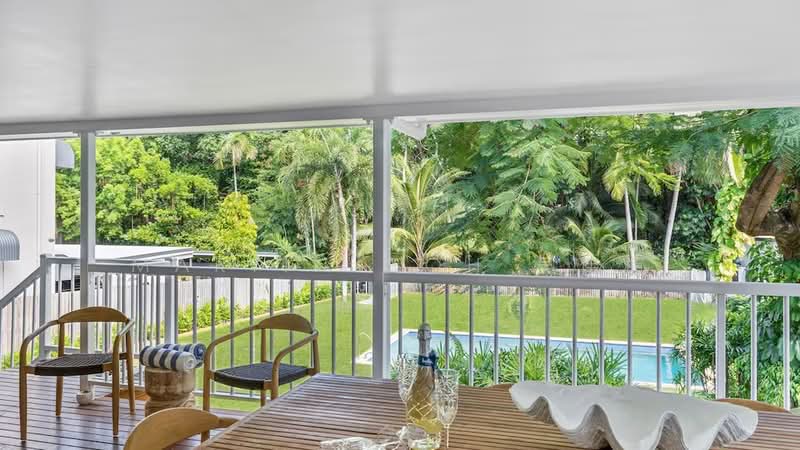 🌟 BEST BUY GCB 🌟 PRICELESS POTENTIAL @ $1,8xxpsf ONLY 🌟, , 8 Bedrooms, 6,000 sqft, Good Class Bungalow For Sale, by Martin Goh 吴伟楠, 500169659 - Balcony - PropertyGuru.com.sg