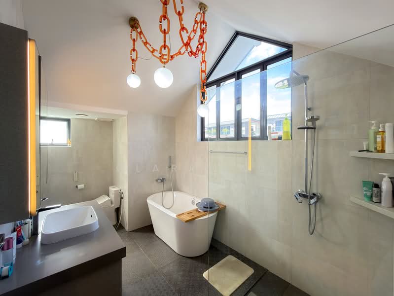 Semi-D Move-in Ready in Seletar Hills Estate D28 • Greenwich V Mall ★Eminence Landed★, Seletar Hills Estate, 5 Bedrooms, 5,500 sqft, Semi-Detached House For Sale, by Clarry Au, 500169661 - Bathroom - PropertyGuru.com.sg