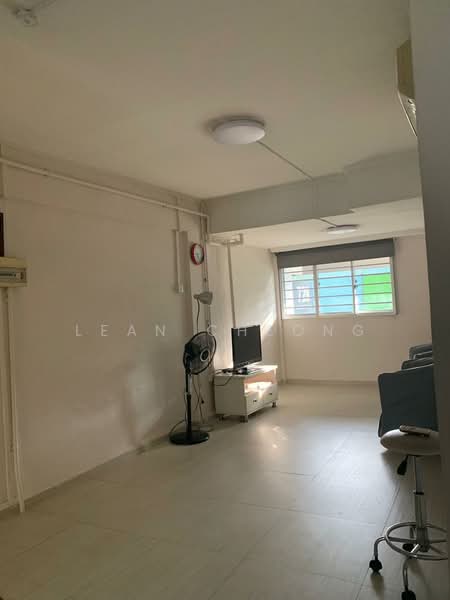 728 Ang Mo Kio Avenue 6, 728 Ang Mo Kio Avenue 6, 2 Bedrooms, 730 sqft, HDB Flat For Rent, by Lean Cheong, 500169673 - Living Room - PropertyGuru.com.sg