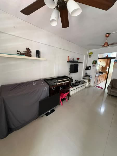 253 Jurong East Street 24, 253 Jurong East Street 24, 2 Bedrooms, 753 sqft, HDB Flat For Sale, by Malcolm Wong, 500169677 - Living Room - PropertyGuru.com.sg