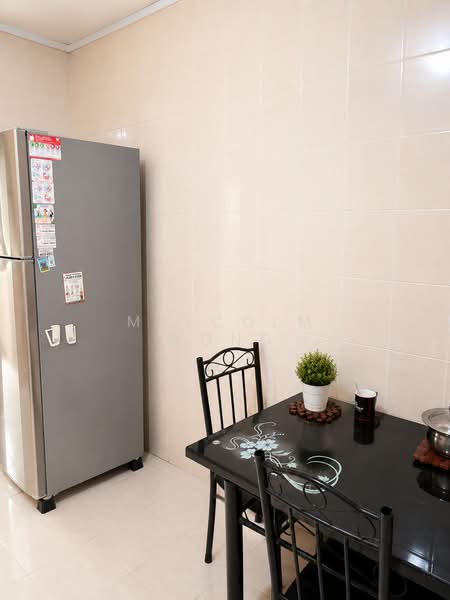 253 Jurong East Street 24, 253 Jurong East Street 24, 2 Bedrooms, 753 sqft, HDB Flat For Sale, by Malcolm Wong, 500169677 - Kitchen - PropertyGuru.com.sg