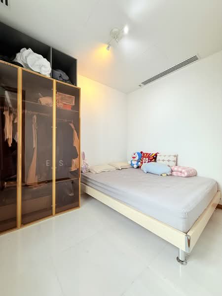 Concourse Skyline, 300 Beach Road, 2 Bedrooms, 1,173 sqft, Condominium For Sale, by Esther Zou, 500169700 - Bedroom - PropertyGuru.com.sg