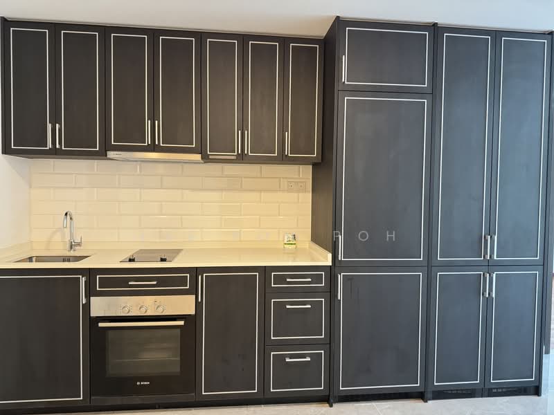 Mayfair Gardens, 16 Rifle Range Road, 2 Bedrooms, 797 sqft, Condominium For Sale, by Lee Poh Poh, 500169709 - Kitchen - PropertyGuru.com.sg