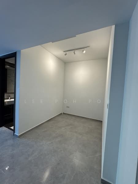 Mayfair Gardens, 16 Rifle Range Road, 2 Bedrooms, 797 sqft, Condominium For Sale, by Lee Poh Poh, 500169709 - Interior - PropertyGuru.com.sg