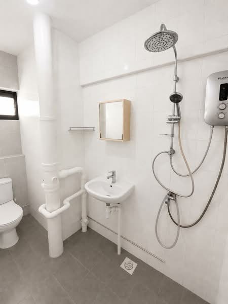 277 Yishun Street 22, 277 Yishun Street 22, 3 Bedrooms, 1,572 sqft, HDB Flat For Sale, by Jose Loh Zhenhao, 500169730 - Bathroom - PropertyGuru.com.sg