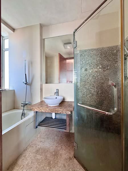 Grosvenor View, 1 Lengkong Empat, 1 Bedroom, 1,292 sqft, Condominium For Sale, by Terence Tee (郑志翔), 500169741 - Bathroom - PropertyGuru.com.sg