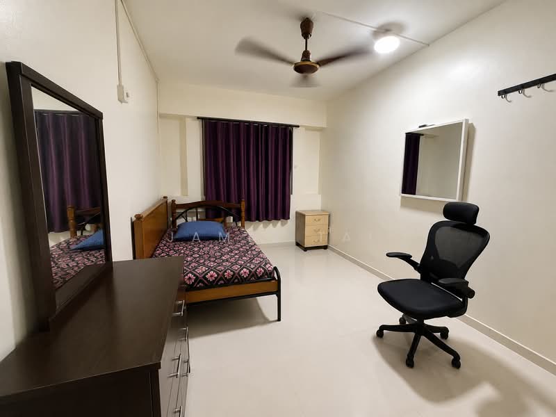 276D Jurong West Street 25, 276D Jurong West Street 25, 3 Bedrooms, 1,194 sqft, HDB Flat For Sale, by James Tai, 500169752 - Bedroom - PropertyGuru.com.sg
