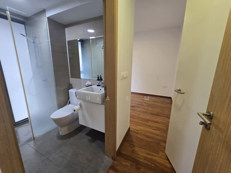 Aspen LinQ, 15 Institution Hill, 2 Bedrooms, 711 sqft, Condominium For Sale, by Chia S M, 500169766 - Bathroom - PropertyGuru.com.sg