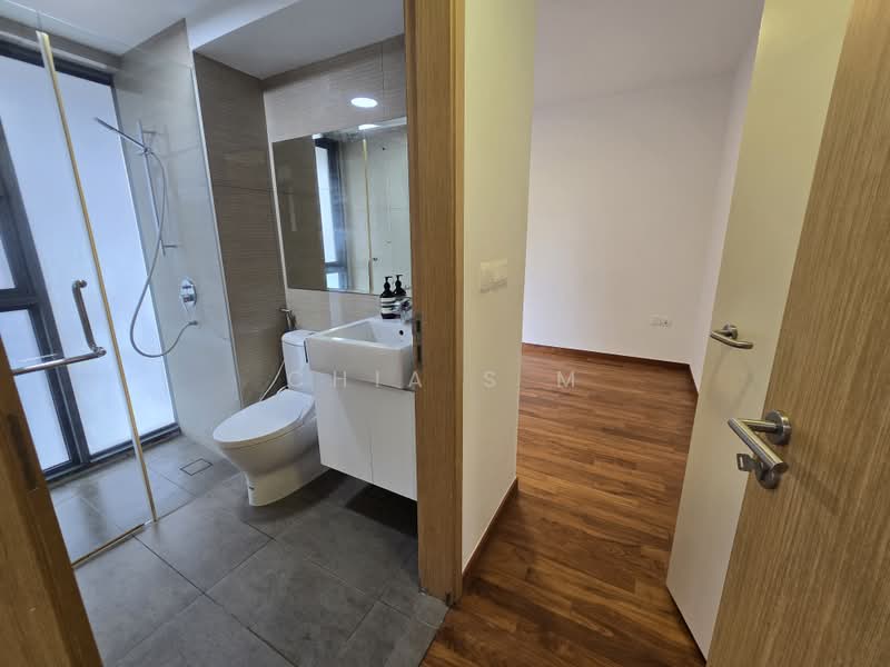 Aspen LinQ, 15 Institution Hill, 2 Bedrooms, 711 sqft, Condominium For Sale, by Chia S M, 500169766 - Bathroom - PropertyGuru.com.sg