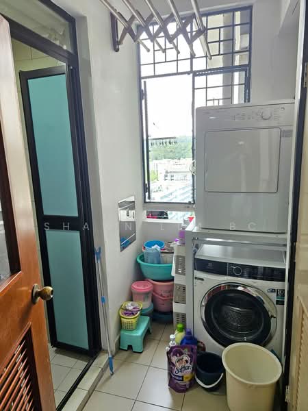 Regent Heights, 52 Bukit Batok East Avenue 5, 3 Bedrooms, 1,173 sqft, Condominium For Sale, by Shawn Lim BC, 500169768 - Balcony - PropertyGuru.com.sg
