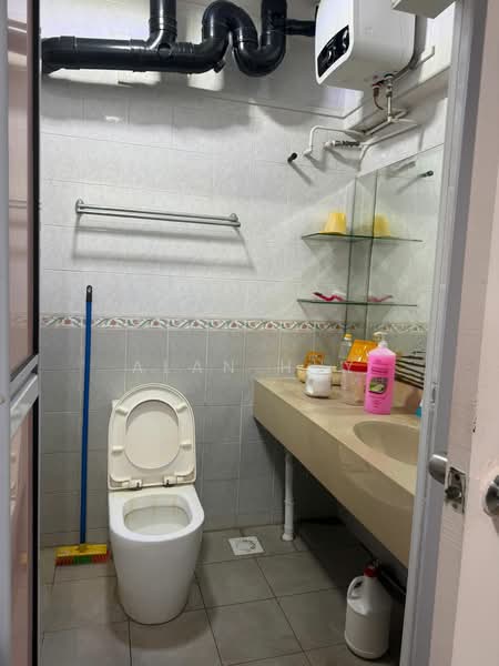 313D Anchorvale Road, 313D Anchorvale Road, 4 Bedrooms, 1,345 sqft, HDB Flat For Sale, by Alan Huy, 500169772 - Bathroom - PropertyGuru.com.sg