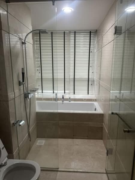 Floridian, 965 Bukit Timah Road, 3 Bedrooms, 1,658 sqft, Condominium For Rent, by Victor Ong, 500169792 - Bathroom - PropertyGuru.com.sg