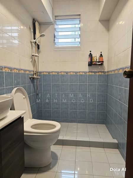 412A Fernvale Link, 412A Fernvale Link, 4 Bedrooms, 1,130 sqft, HDB Flat For Rent, by Fatimah Mahmood, 500169811 - Bathroom - PropertyGuru.com.sg