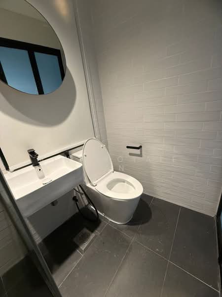 Little India Vicinity, Perak Road, Farrer Park / Serangoon Rd, 800 sqft, Dormitory For Rent, by Rina Royale Tan, 500169815 - Bathroom - CommercialGuru.com.sg