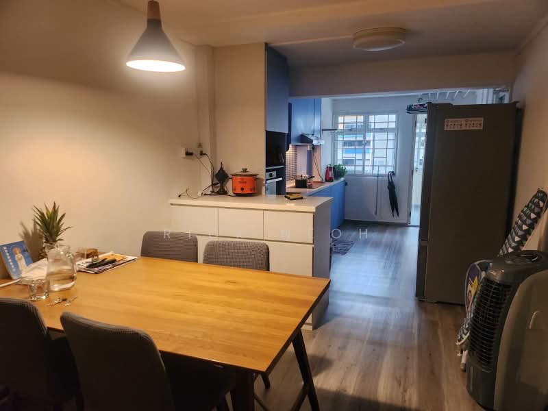 4 Holland Close, 4 Holland Close, 2 Bedrooms, 700 sqft, HDB Flat For Rent, by Rick Neoh, 500169829 - Kitchen - PropertyGuru.com.sg