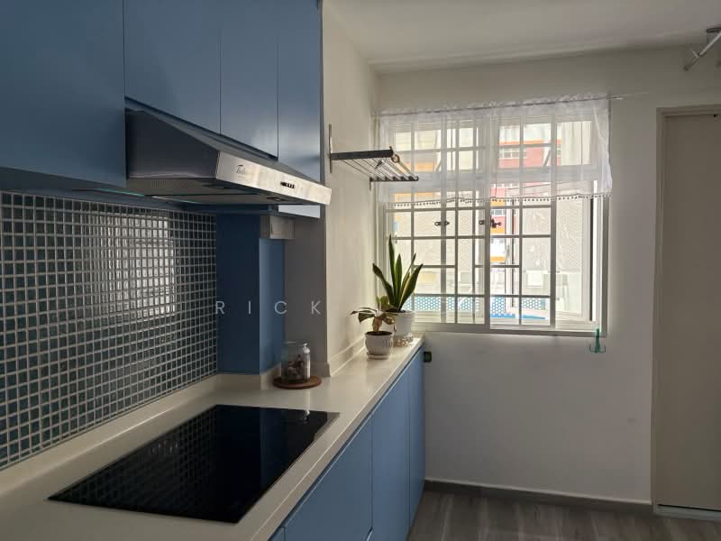 4 Holland Close, 4 Holland Close, 2 Bedrooms, 700 sqft, HDB Flat For Rent, by Rick Neoh, 500169829 - Kitchen - PropertyGuru.com.sg