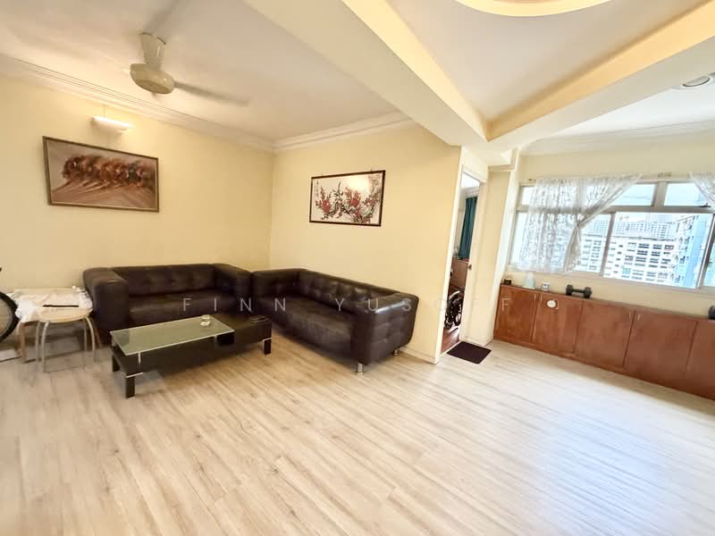 351 Woodlands Avenue 1, 351 Woodlands Avenue 1, 3 Bedrooms, 1,302 sqft, HDB Flat For Sale, by Finn Yusoff, 500169835 - Living Room - PropertyGuru.com.sg