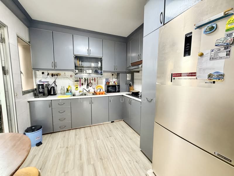 351 Woodlands Avenue 1, 351 Woodlands Avenue 1, 3 Bedrooms, 1,302 sqft, HDB Flat For Sale, by Finn Yusoff, 500169835 - Kitchen - PropertyGuru.com.sg