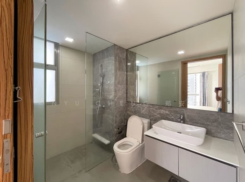 FLO Residence, 13 Punggol Field Walk, 2 Bedrooms, 861 sqft, Condominium For Sale, by Onyu Cheng 郑安余, 500169854 - Bathroom - PropertyGuru.com.sg