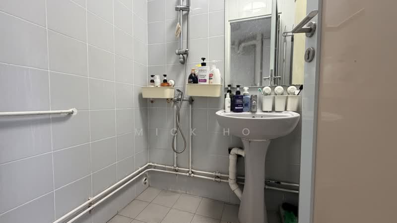 113 Teck Whye Lane, 113 Teck Whye Lane, 3 Bedrooms, 1,119 sqft, HDB Flat For Sale, by Mick Ho, 500169862 - Bathroom - PropertyGuru.com.sg