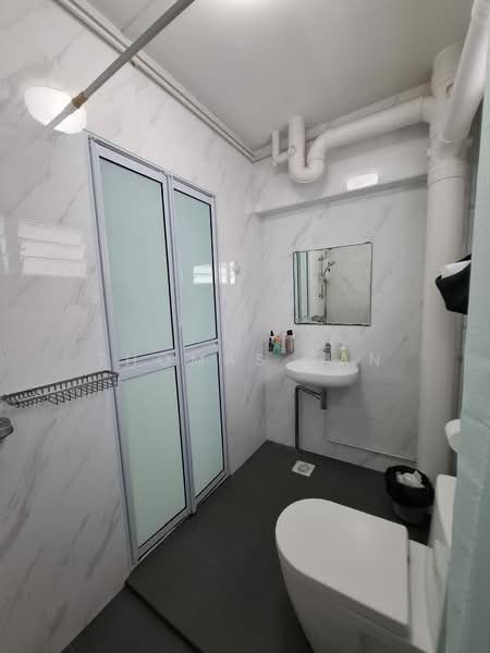 895B Woodlands Drive 50, 895B Woodlands Drive 50, 2 Bedrooms, 1,066 sqft, HDB Flat For Sale, by Thomas Tan, 500169864 - Bathroom - PropertyGuru.com.sg
