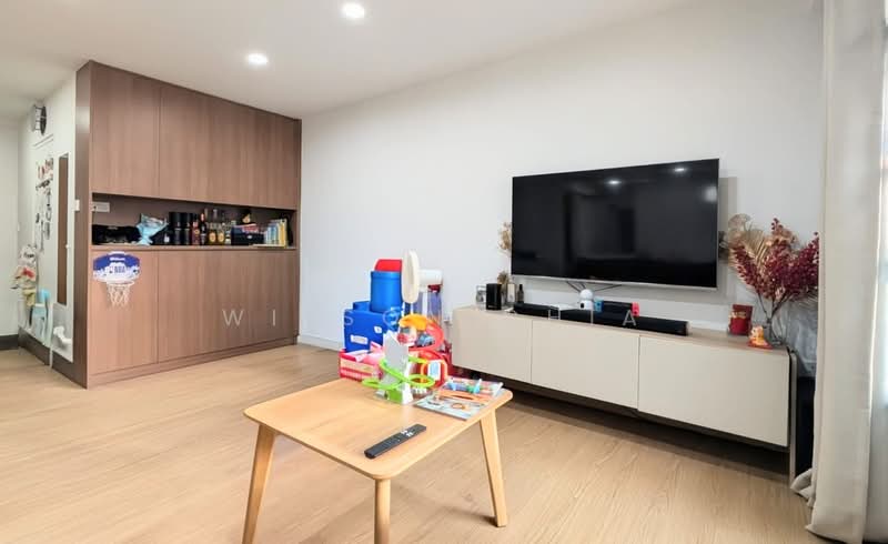 120B Punggol Edge, 120B Edgedale Plains, 3 Bedrooms, 1,001 sqft, HDB Flat For Sale, by Wilson Chia, 500169877 - Living Room - PropertyGuru.com.sg