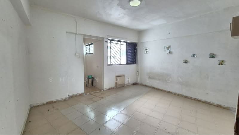 137 Lorong Ah Soo, 137 Lorong Ah Soo, 3 Bedrooms, 1,141 sqft, HDB Flat For Sale, by Shaun Dhillon, 500169878 - Master Bedroom - PropertyGuru.com.sg