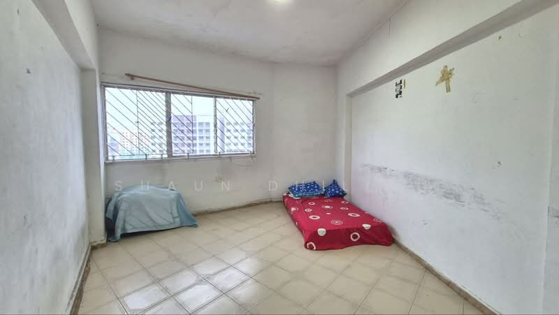 137 Lorong Ah Soo, 137 Lorong Ah Soo, 3 Bedrooms, 1,141 sqft, HDB Flat For Sale, by Shaun Dhillon, 500169878 - Bedroom - PropertyGuru.com.sg