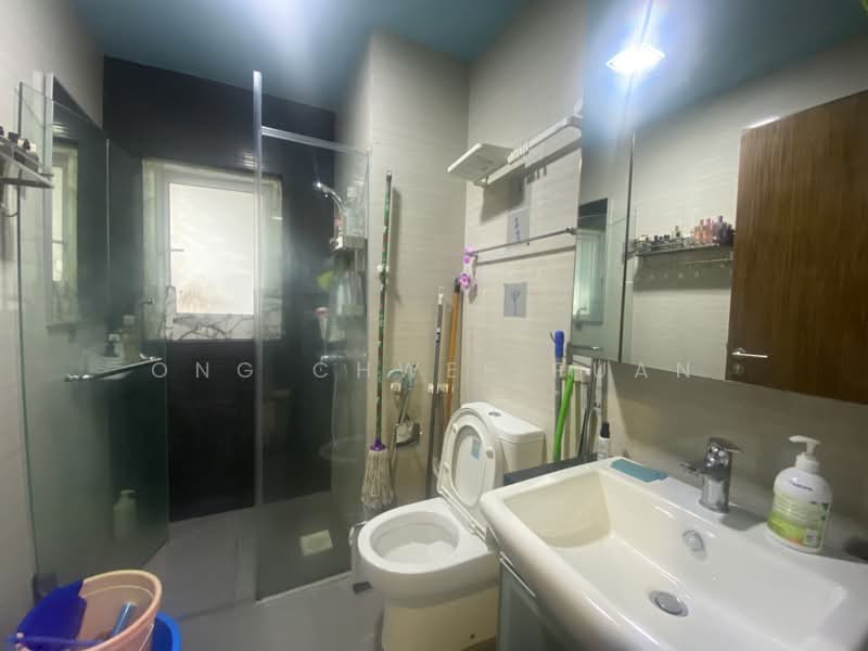 Le Regal, 340 Geylang Road, 1 Bedroom, 420 sqft, Apartment For Sale, by Ong Chwee Puan, 500169884 - Bathroom - PropertyGuru.com.sg