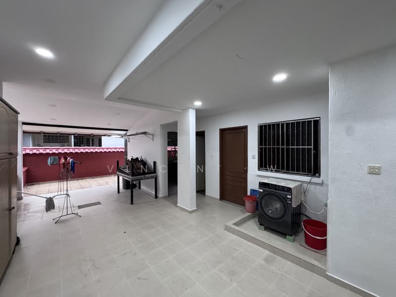 Yunnan Gardens, Yunnan Road, 4 Bedrooms, 3,500 sqft, Terraced House For Sale, by Vincent Aw, 500169900 - Yard and Helper Room - PropertyGuru.com.sg