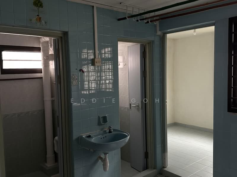 16 Telok Blangah Crescent, 16 Telok Blangah Crescent, 2 Bedrooms, 700 sqft, HDB Flat For Rent, by Eddie Goh, 500169907 - Bathroom - PropertyGuru.com.sg