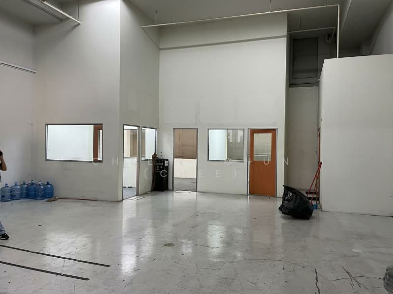 Wcega Plaza, 1 Bukit Batok Crescent, 3,230 sqft, Light Industrial (B1) For Sale, by Chee Li Chun (CHEE), 500169917 - Interior - CommercialGuru.com.sg
