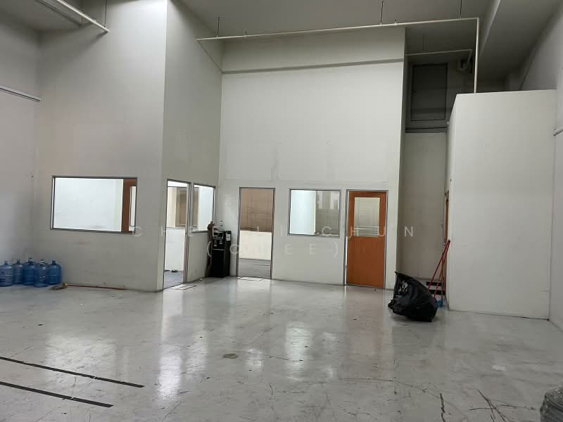 Wcega Plaza, 1 Bukit Batok Crescent, 3,230 sqft, Light Industrial (B1) For Sale, by Chee Li Chun (CHEE), 500169917 - Interior - CommercialGuru.com.sg