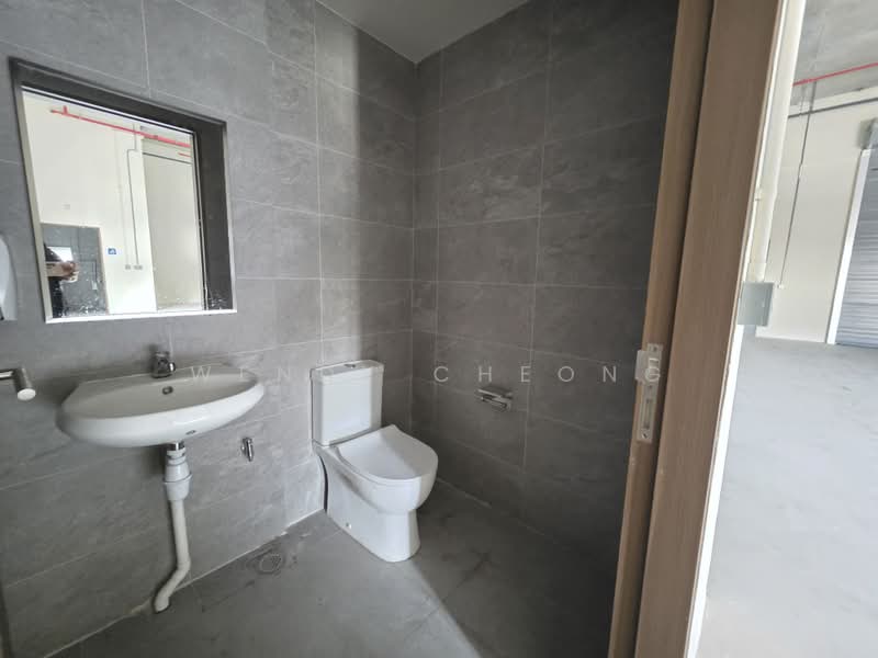 Stellar @ Tampines, 12 Tampines North Drive 4, 1,636 sqft, Factory / Workshop (B2) For Rent, by Wendy Cheong, 500169955 - Bathroom - CommercialGuru.com.sg