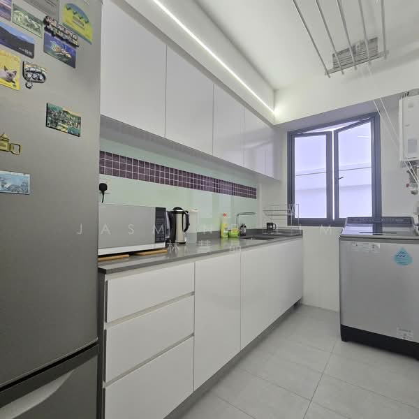 748A Bedok Reservoir Crescent, 748A Bedok Reservoir Crescent, 2 Bedrooms, 710 sqft, HDB Flat For Sale, by Jasmine Lim 林慧晶, 500169963 - Kitchen - PropertyGuru.com.sg