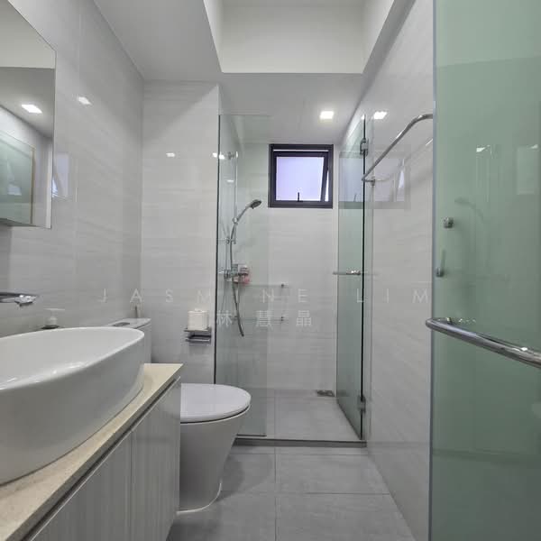 748A Bedok Reservoir Crescent, 748A Bedok Reservoir Crescent, 2 Bedrooms, 710 sqft, HDB Flat For Sale, by Jasmine Lim 林慧晶, 500169963 - Master Bath - PropertyGuru.com.sg