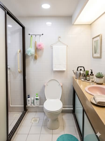 535 Woodlands Drive 14, 535 Woodlands Drive 14, Room Rental, 200 sqft, HDB Flat For Rent, by Jeslynn Lim, 500169966 - Bathroom - PropertyGuru.com.sg